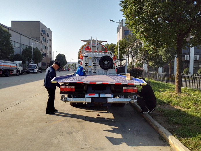 東風多利卡清障車